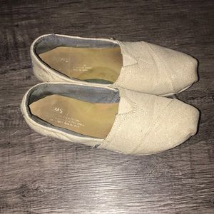 Toms shoes